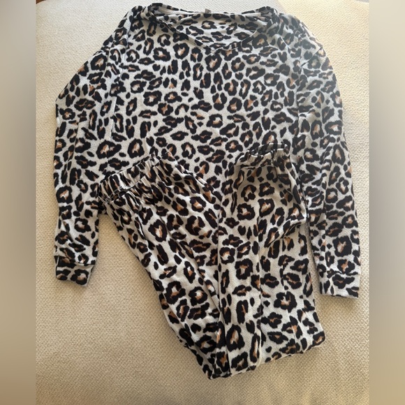 SO Intimates Leopard Pajama Set - Picture 2 of 8